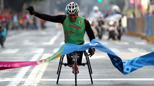 Saúl Mendoza: la historia del corredor que transformó el deporte adaptado en México.