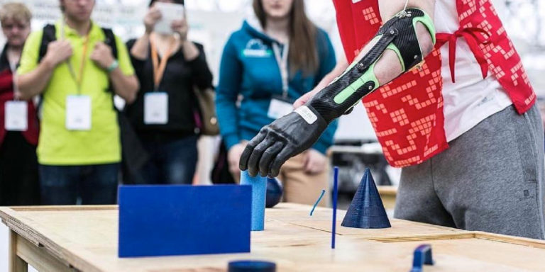 Tecnología biónica para personas con discapacidad