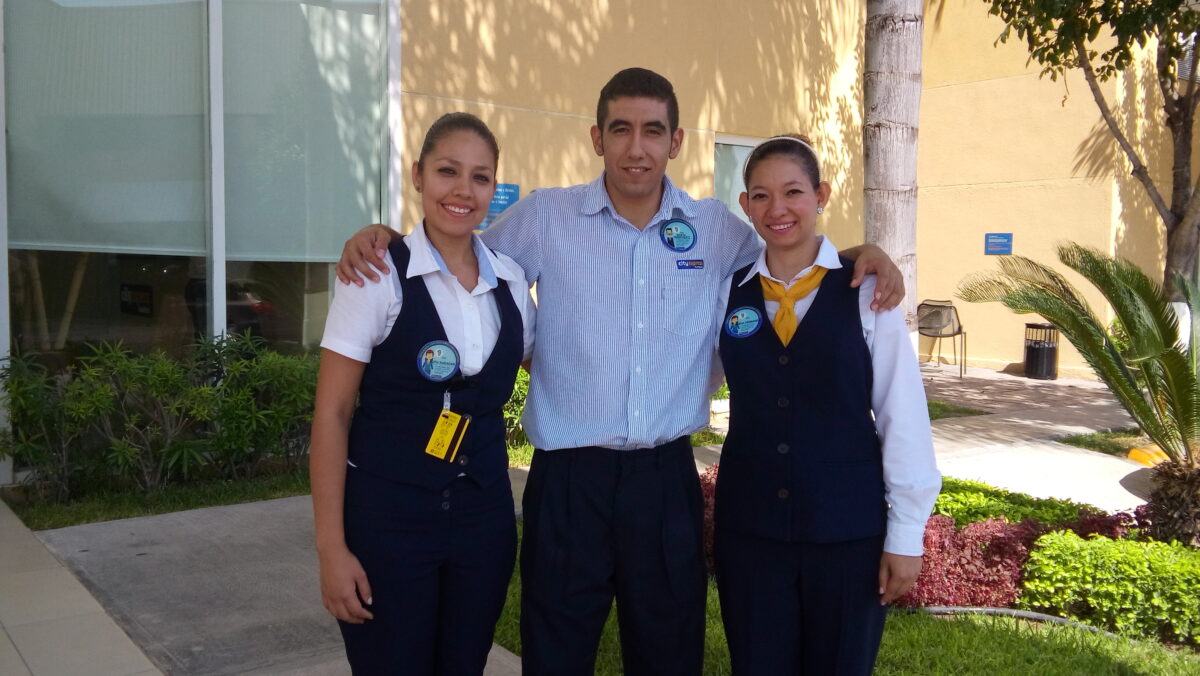 Hoteles City Express apoya la inclusión de personas con discapacidad auditiva