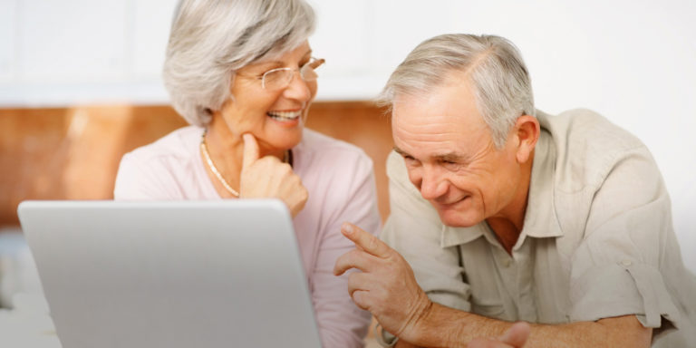 Tercera Edad y Redes Sociales.