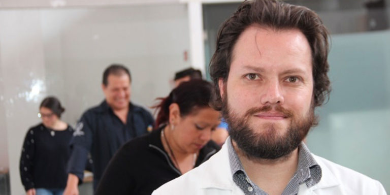 Primeros pasos de amputados en la Universidad Iberoamericana.
