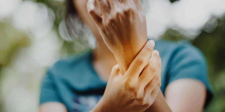 Densitometría ósea determina riesgo de fracturas y osteoporosis.