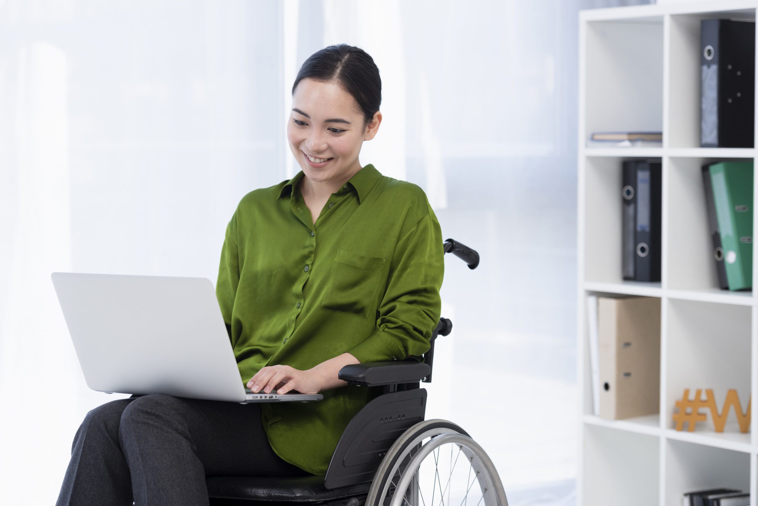 woman working laptop
