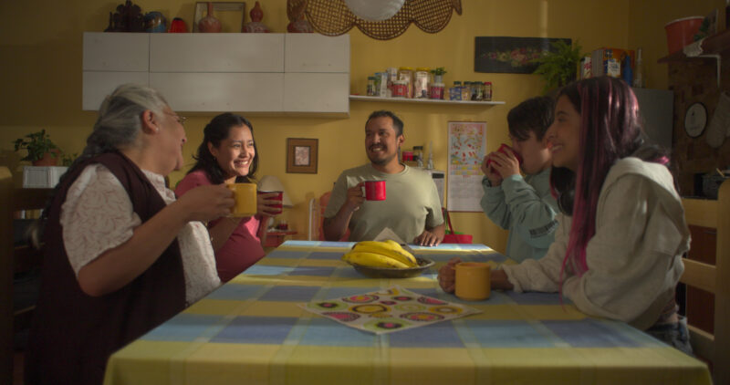 Familia comiendo maizena