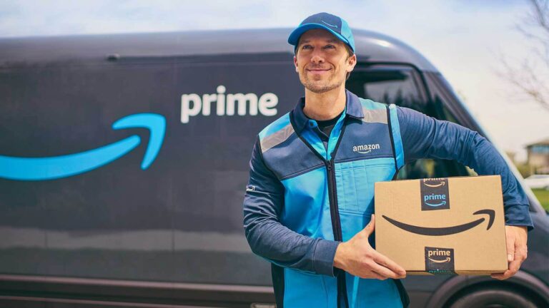 Fhadi y Amazon anuncian colaboración para impulsar la inclusión laboral.