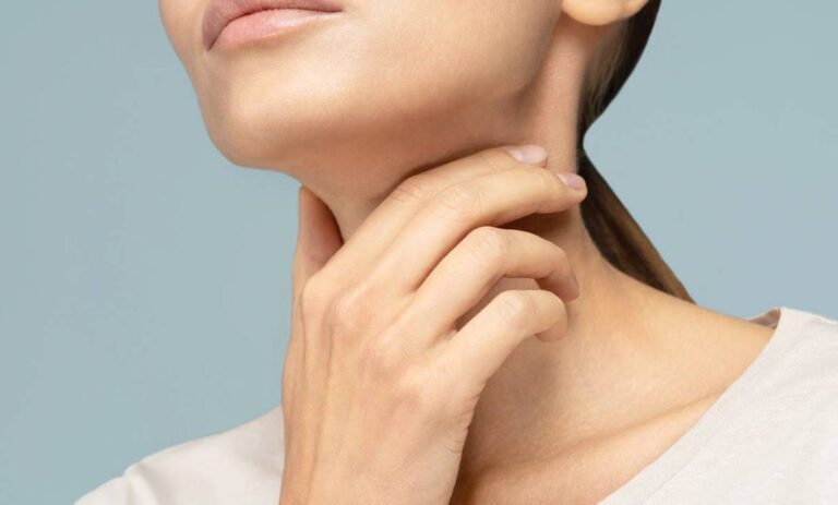 La prevalencia del Angioedema Hereditario es de 0.9 por cada 50,000 personas. En México, con una población de más de 132 millones de habitantes, se estima que hay 2116 afectados, pero solo se tiene registro de aproximadamente 393 personas en todo el país. Esto significa que más del 80% de las personas con AEH está sin diagnosticar.