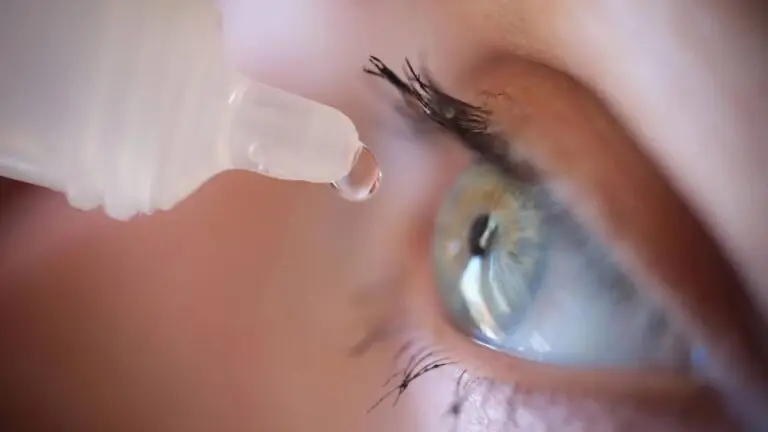 Adiós a los anteojos: las revolucionarias gotas que corrigen la visión de cerca en minutos